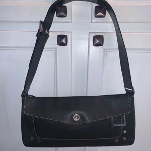 Peter Kent black leather purse with tan stitching